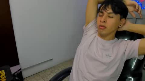 Snapshot of stiwentwink chatting on October 22, 3:46 pm Stiwen online show from October 22, 3:46 pm