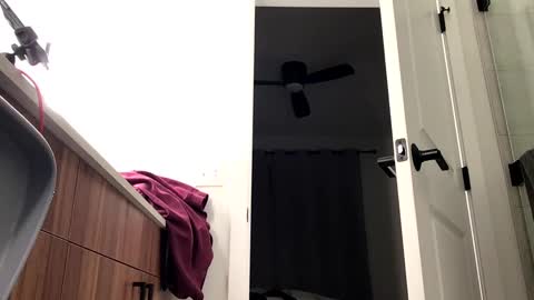 stlhotwifeguy online show from December 28, 3:58 am