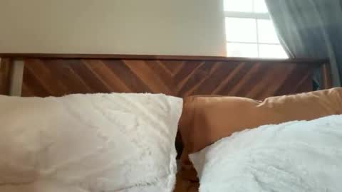 stoney8inches online show from March 25, 11:00 pm