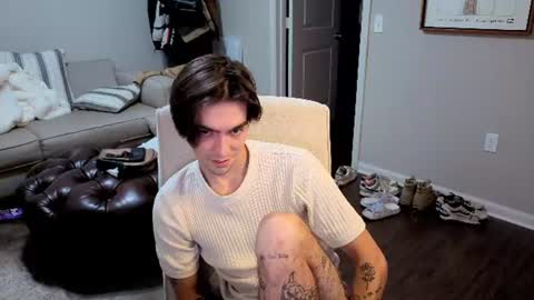 str8whiteboy21 online show from June 11, 5:16 am