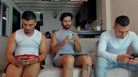 straight__friends online show from December 2, 11:03 pm