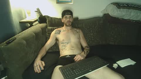 straitpipermann22 online show from September 11, 10:33 pm