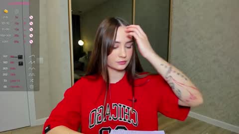 Laura online show from March 15, 12:04 am