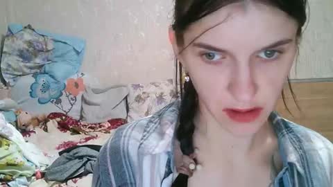 Strawberry Storm online show from April 5, 4:26 pm