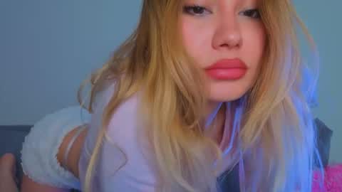 Tati and Lola online show from March 22, 8:51 am