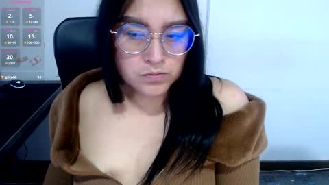 strawlux online show from March 27, 8:26 am