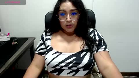 strawlux online show from April 17, 7:55 am