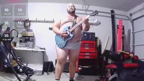 strong_bear89 online show from April 28, 7:51 pm