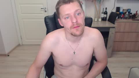 strong_guy_xxx online show from September 28, 7:06 am