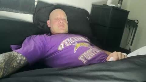 Snapshot of strongandhard073 chatting on September 22, 11:03 am StrongAndHard online show from September 22, 11:03 am