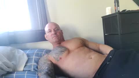 Snapshot of strongandhard073 chatting on October 22, 12:51 pm StrongAndHard online show from October 22, 12:51 pm