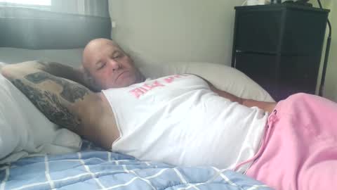 Snapshot of strongandhard073 chatting on October 24, 6:30 pm StrongAndHard online show from October 24, 6:30 pm