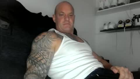 Snapshot of strongandhard073 chatting on February 23, 8:22 pm StrongAndHard online show from February 23, 8:22 pm