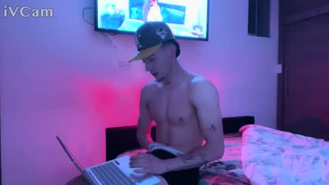 stronghardlatino online show from September 28, 3:26 am