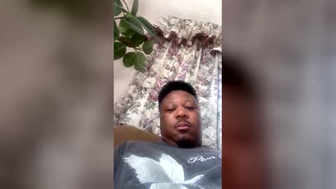 studio_drip online show from March 25, 11:06 am