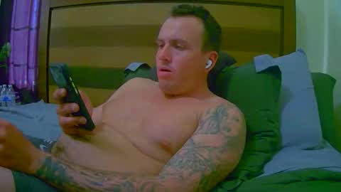 styles1003 online show from April 8, 11:19 pm