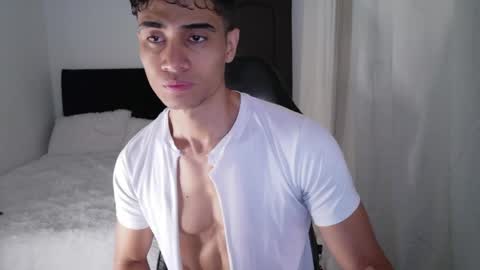 stylish man online show from April 8, 1:58 pm