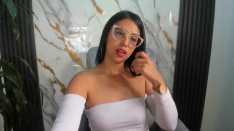 sub_scarlett_ online show from February 11, 4:55 pm