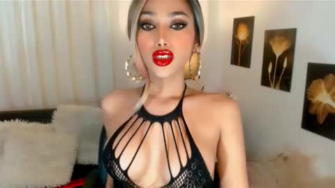 Snapshot of sublime_diva chatting on October 3, 2:43 am ISABEL online show from October 3, 2:43 am