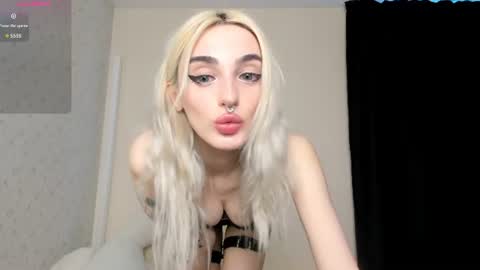 Chloe online show from June 13, 1:32 pm