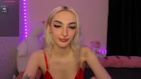 Chloe online show from November 4, 1:12 pm