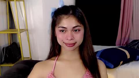 Snapshot of suckablechick chatting on October 1, 11:09 am Marry online show from October 1, 11:09 am