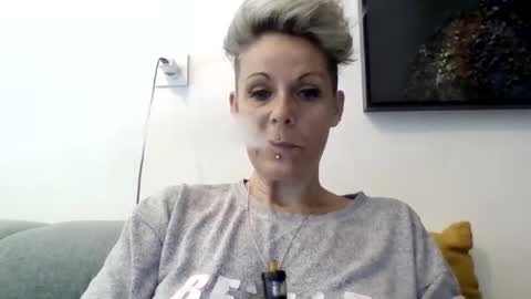 sucrette5629 online show from April 21, 7:48 am