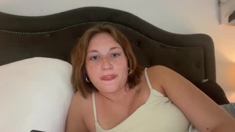 suerrab3304 online show from June 24, 7:21 pm
