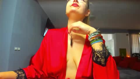 May online show from November 21, 9:51 am