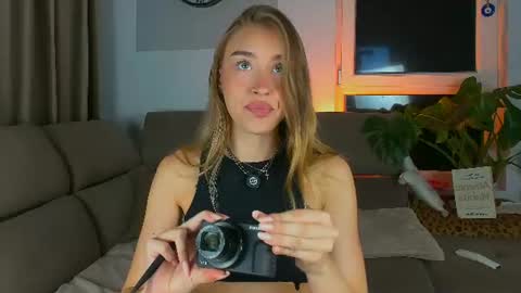 sugarskye online show from July 1, 9:01 pm