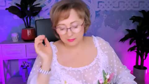 Vivien online show from November 29, 1:41 pm