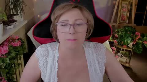 Vivien online show from May 26, 6:58 pm