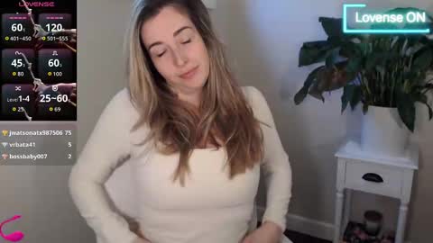 Mia online show from October 1, 5:45 pm