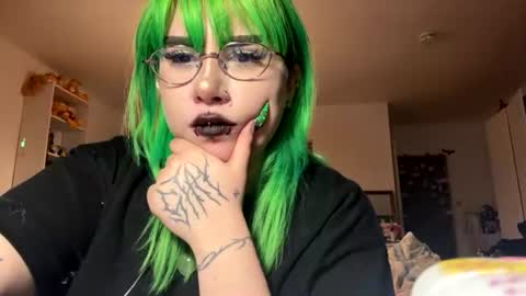 Alice Suicide online show from June 16, 1:09 am