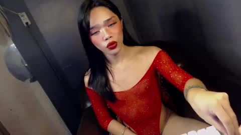 sultry_sirenxx online show from February 14, 5:57 pm