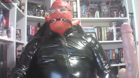 Sumisolatex online show from February 9, 6:00 pm