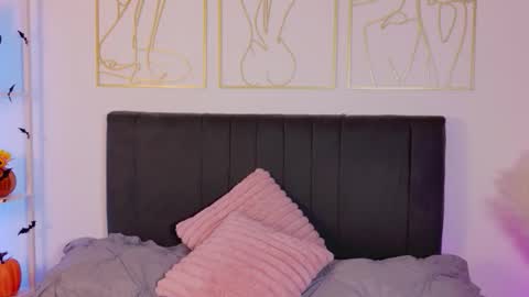 OnlyFans summer holiday online show from October 23, 8:16 am