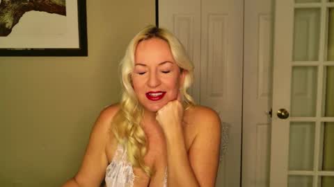 Amber online show from October 26, 7:35 pm