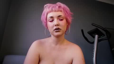 Nina online show from December 17, 12:34 pm