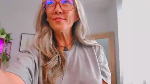 Hi Im Sunnie - Next show Friday August 1 online show from July 19, 6:32 pm