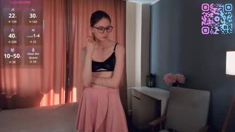 Kiki online show from April 7, 4:47 am