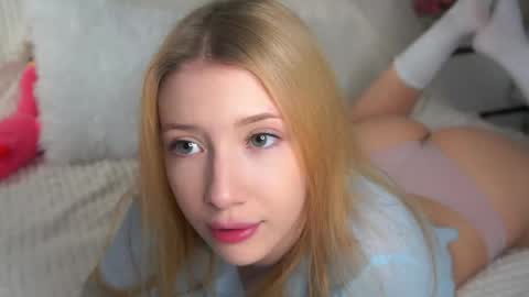 Lily online show from April 10, 3:17 pm