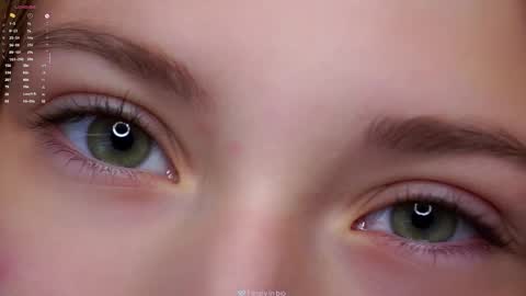 Snapshot of sunnmoonn chatting on October 20, 1:49 pm Lily online show from October 20, 1:49 pm