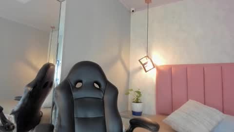  S U N N Y online show from October 24, 1:34 pm