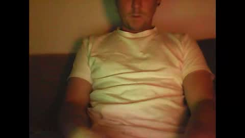 Snapshot of sunnygun0 chatting on December 20, 6:35 pm sunnygun0 online show from December 20, 6:35 pm