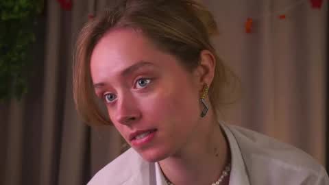 Helga online show from December 5, 12:10 am