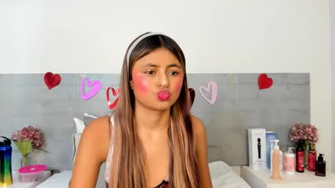 sunnywhitee online show from February 20, 7:38 pm