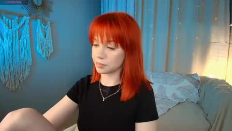 sunrisee_ online show from April 19, 7:27 pm