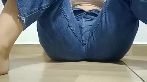 Annie online show from December 19, 6:25 pm