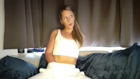 Ava online show from February 19, 4:00 pm